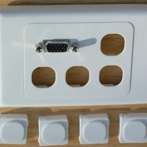 SVGA   4 Gang Wallplate (includes 4 x blank inserts)